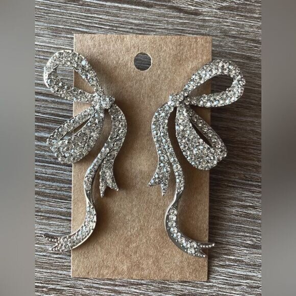 Half bow rhinestone earrings A107 - Picture 2 of 4